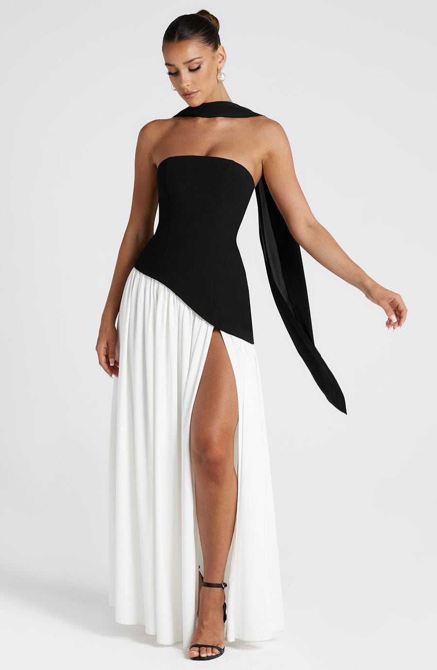 Maliyah Maxikleid - Schwarz/Weiß